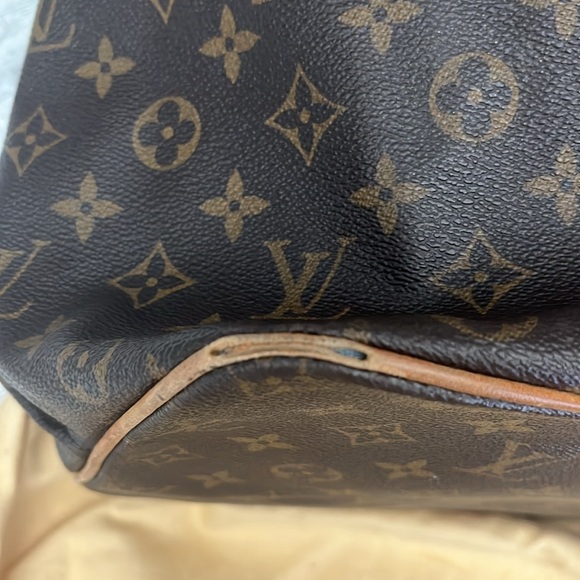 Authentic Large Louis Vuitton Handbag - Picture 5 of 10